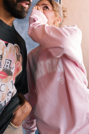 Pull ras du cou P/C x Mean Girls - Rose