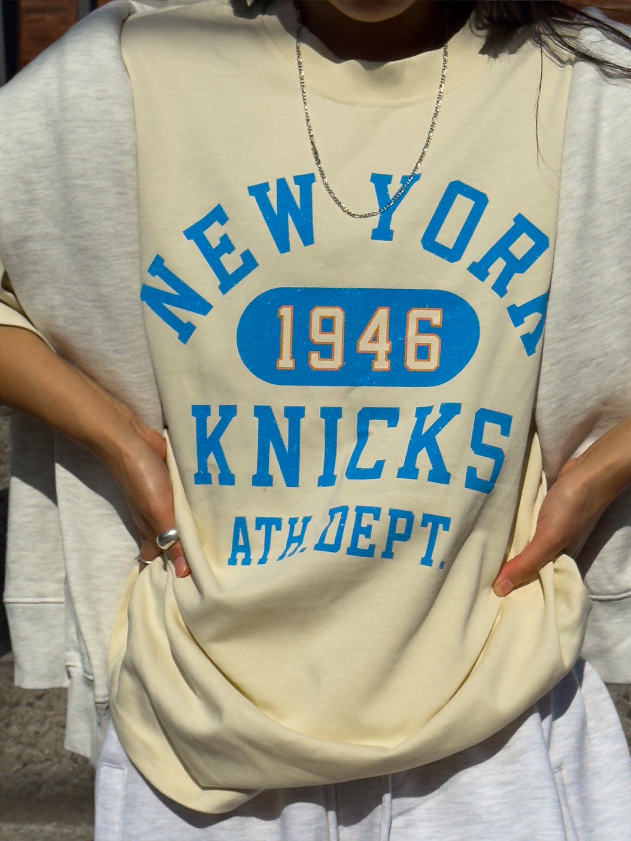 T-shirt épais Athletic Club des New York Knicks - Ivoire