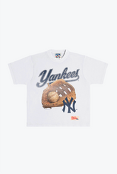 New York Yankees Glove Vintage Heavyweight T-Shirt - White