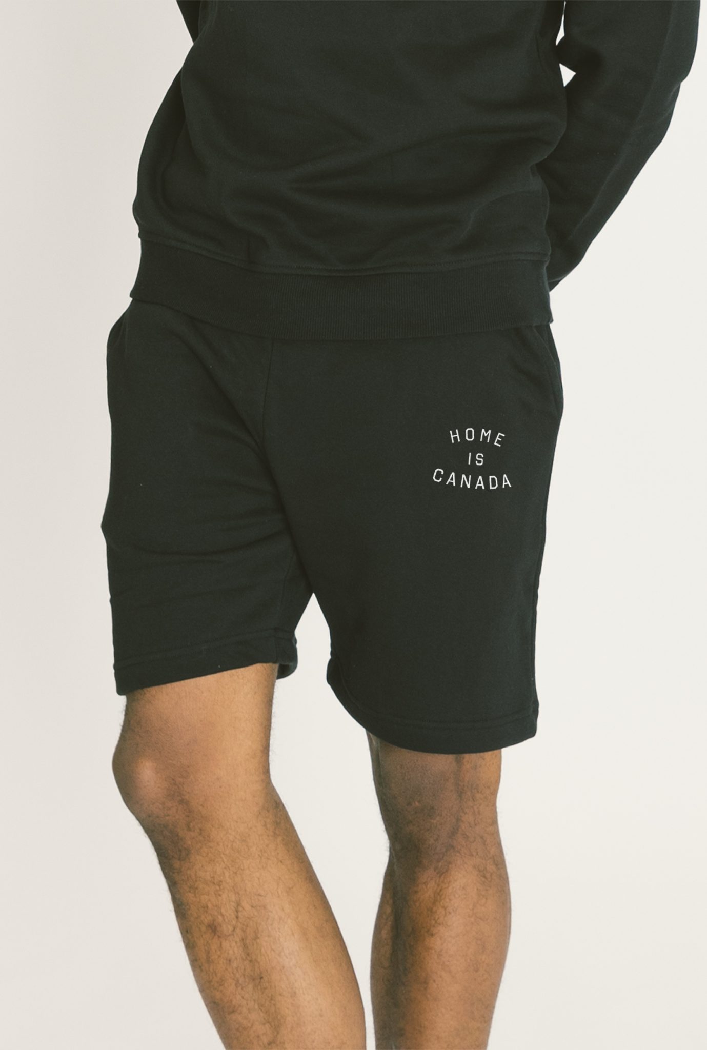 Home is Canada Crescent Fleece-Shorts - Schwarz