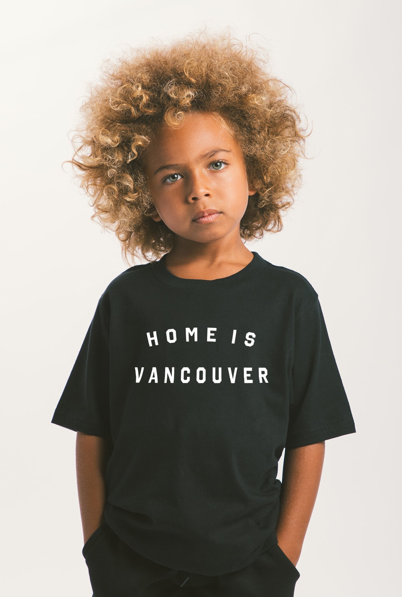 T-shirt noir pour enfant « Home is Vancouver »