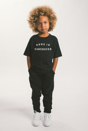 T-shirt noir pour enfant « Home is Vancouver »