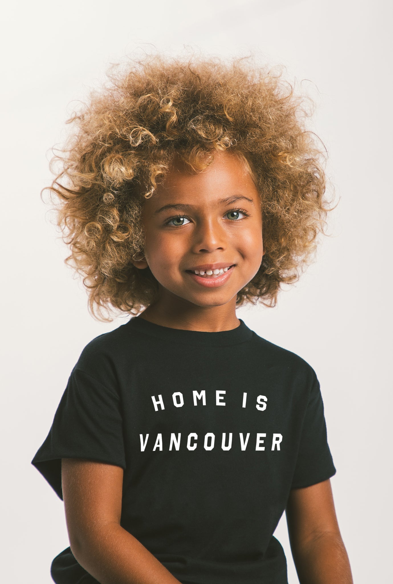 T-shirt noir pour enfant « Home is Vancouver »